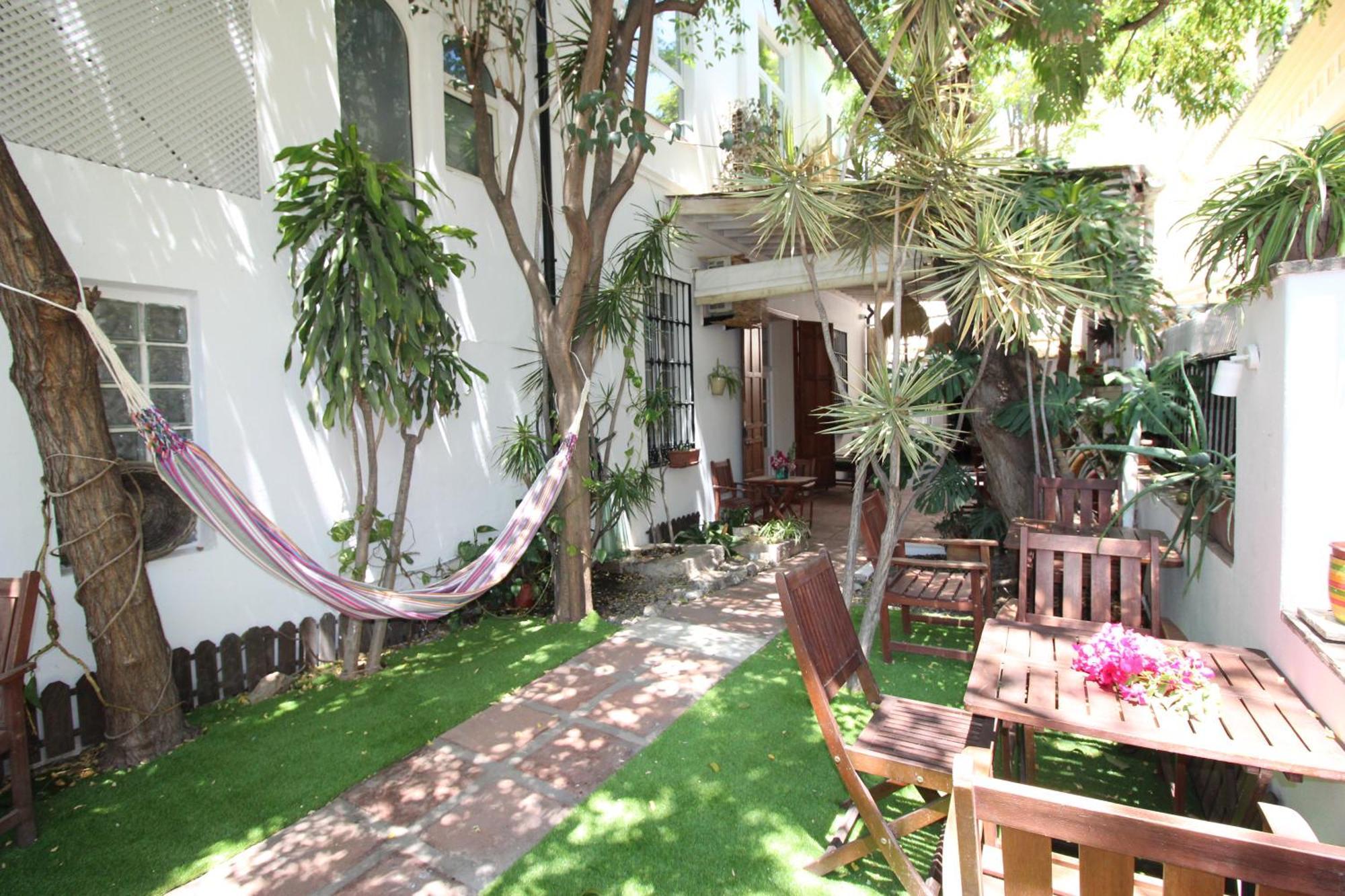Hostal Las Acacias Málaga Exterior foto